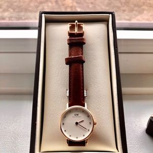 Never worn Daniel Wellington women’s watch